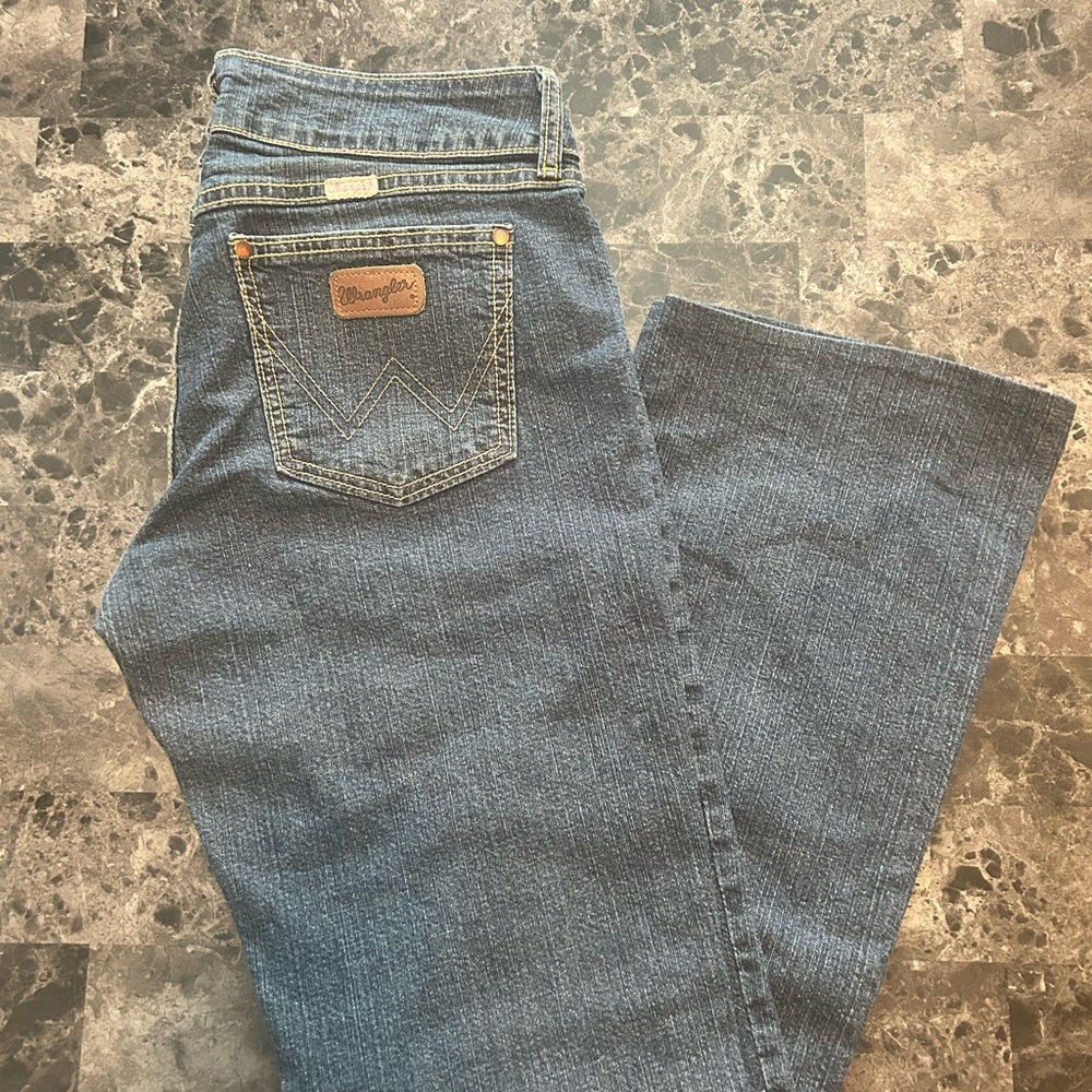 Wrangler Women's Classic Straight Leg Blue Jeans Size 7/8 - 30 inseam